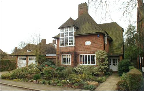 01 Constable Close